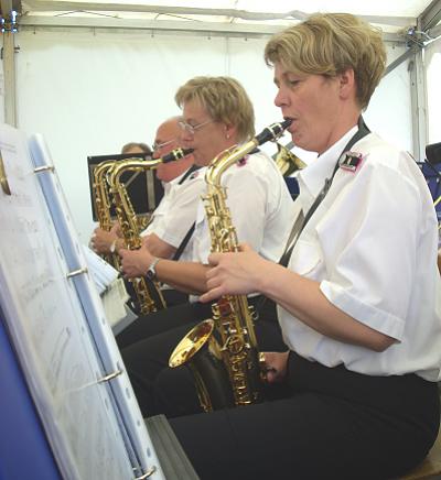 75 Jahre Feuerwehr Basthorst - unsere Saxophone Peter, Marianne und Anja
