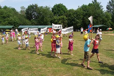 Jugendblasorchester Sachsenwald spielte auf der Kinderolympiade in Kuddewörde