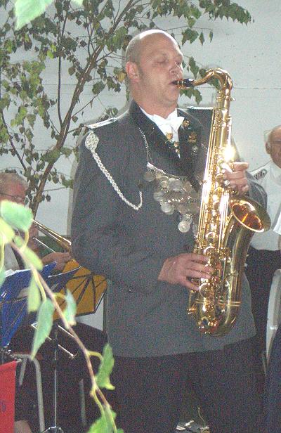 Königsabholung 2007 in Möhnsen - König Heinzi - Saxophonis mit urkundlicher Auszeichnung