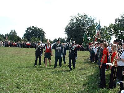 Schützenfest in Trittau - Vorbeimarsch des Königspaares