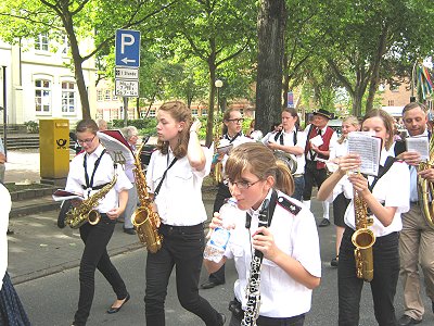 Jugendblasorchester Sachsenwald spielte auf dem Schtzenfest 2011 in Trittau - Großer Festumzug durch Trittau