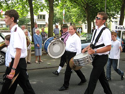Jugendblasorchester Sachsenwald spielte auf dem Schtzenfest 2011 in Trittau - Großer Festumzug durch Trittau