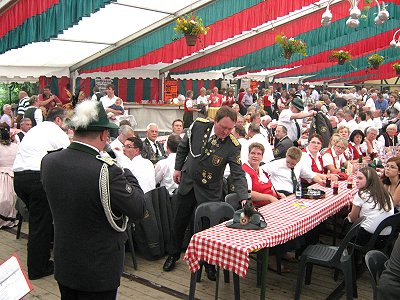 Musikzug Möhnsen spielte im Festzelt auf dem Schützenfest 2011 in Trittau