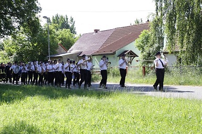 Jugendblasorchester Sachsenwald beim Festumzug in Stöffin bei Neuruppin
